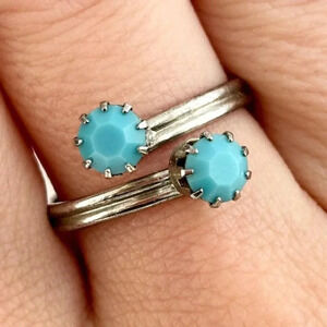 Vintage Southwest Style Silver Tone Faux Turquoise Crossover Ring - sz 8